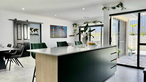 Cozy & Relaxed Stay In Bayswater - Newcastle Accommodation 3