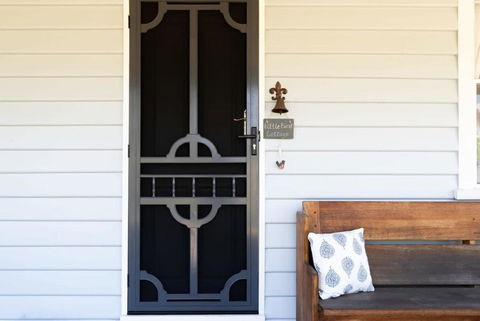 Cute As A Button Cottage In Charming Evandale - Newcastle Accommodation 1