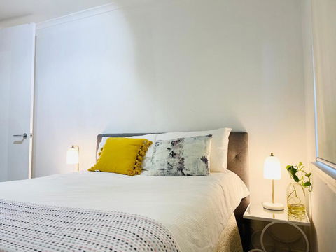 D101 Charming Apartment- Free Parking - Newcastle Accommodation 2