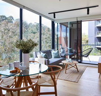 2BR Apt With Yarra River Views  Parking - Newcastle Accommodation