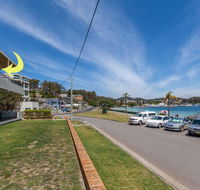 3 'Sunset' 11 Victoria Parade - stunning unit right across from the water - New Castle Tourism