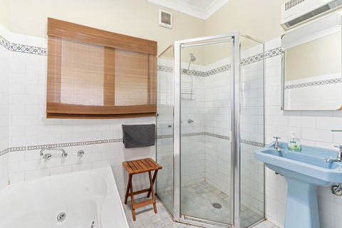 3 Sisters Blue Mountains Cottage - Newcastle Accommodation 3