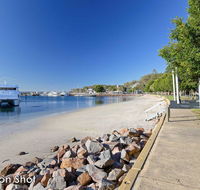 3 Tomaree Street - cute 4 bedroom house with aircon in the heart of town - New Castle Tourism