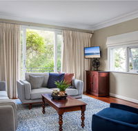 3-Bed House near Bondi Beach with Balcony Parking - Newcastle Accommodation
