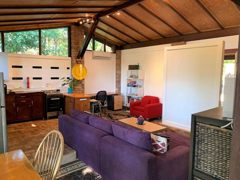305 Montville - The Artist's Cottage - Newcastle Accommodation 1