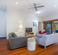 33 Bangalow - Narrawallee's Beautiful Bungalow - Newcastle Accommodation