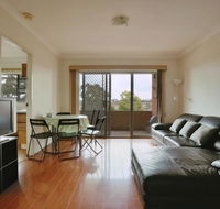 3BR Quiet  Convenient area of Parramatta UWS - New Castle Tourism
