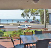 4 'Florentine' 11 Columbia Close - spectacular views and air conditioning - New Castle Tourism