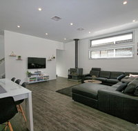 43B Twynam Street - The Falls on Twynam - Newcastle Accommodation