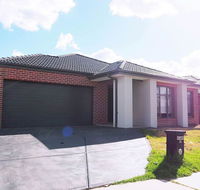 5 Bed 2 Bath big house - Newcastle Accommodation