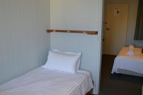 5 Lakeview Plaza - Newcastle Accommodation 2