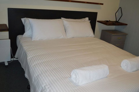 5 Lakeview Plaza - Newcastle Accommodation 0