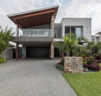 5 Liamina Avenue Apartment - Newcastle Accommodation