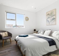 A Bright  Comfy Beach Studio 5min walk to Bondi Beach - Newcastle Accommodation