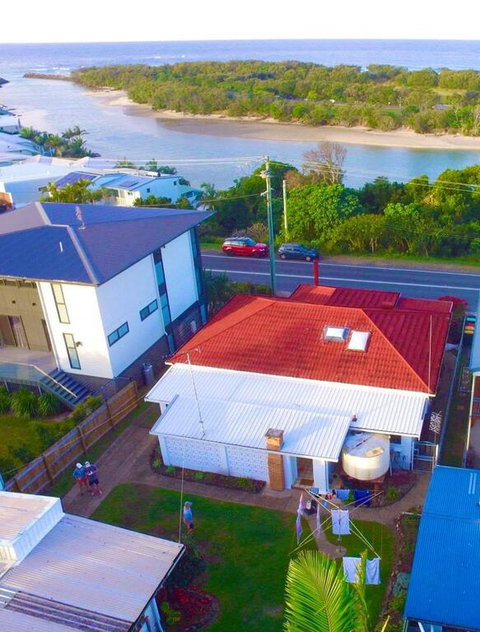 A Drop In The Ocean - Kingscliff - New Castle Tourism 3