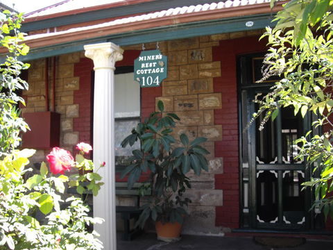 A Miner's Rest - Newcastle Accommodation 2