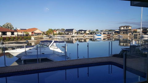 A Stay In Paradise - New Castle Tourism 0