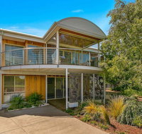 A Wave From it All - New Castle Tourism