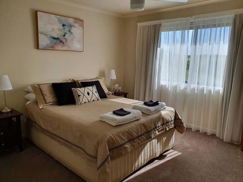 Abalone Guest Accommodation - Newcastle Accommodation 2