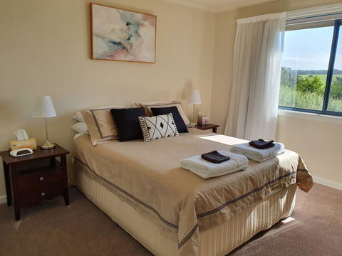 Abalone Guest Accommodation - Newcastle Accommodation 3