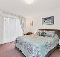 Abby's Poolside Retreat 1 - Newcastle Accommodation