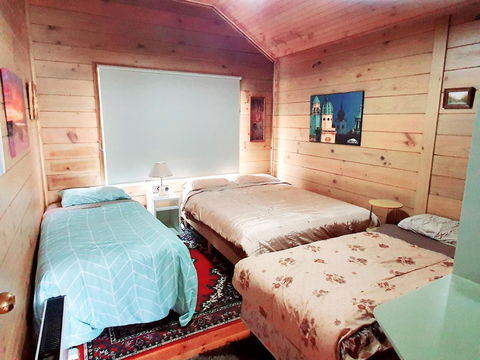 Abelia Cottages SPA LAKESIDE COTTAGE NO 1 - Newcastle Accommodation 1