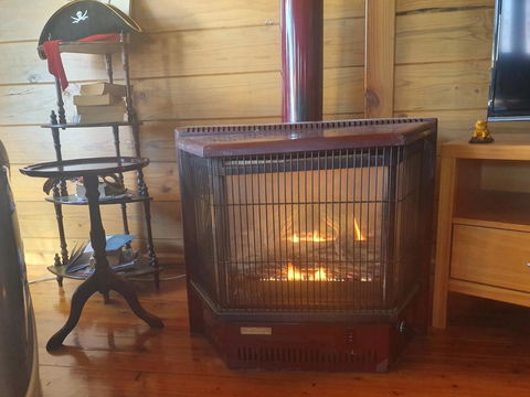 Abelia Cottages SPA Lakeside COTTAGE No 2 - Newcastle Accommodation 1