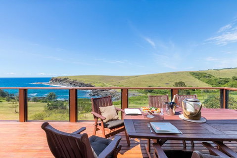 Absolute Oceanfront Cottage - Newcastle Accommodation 3