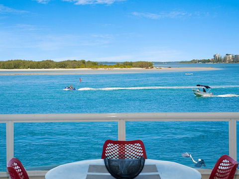 Absolute Waterfront On The Pumicestone Passage - New Castle Tourism 1