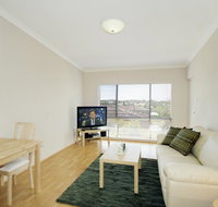 Acacia Holiday  Business Stay - Newcastle Accommodation