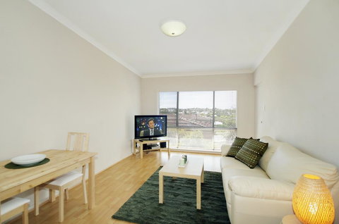 Acacia Holiday & Business Stay - Newcastle Accommodation 0