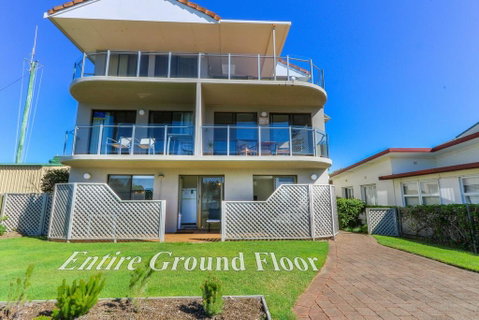 Acacia Kingscliff Town Holiday Apartment - Newcastle Accommodation 0