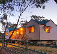 Accommodation Creek Cottages  Sundown View Suites - Newcastle Accommodation
