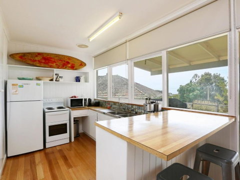 DROMANA BEACH SHACK - Newcastle Accommodation 1