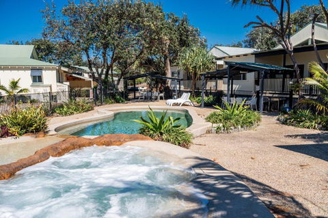 E.V. - Eurong Beach Villa - Newcastle Accommodation 0