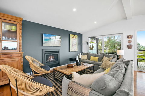 Evans Beach Retreat - Newcastle Accommodation 3