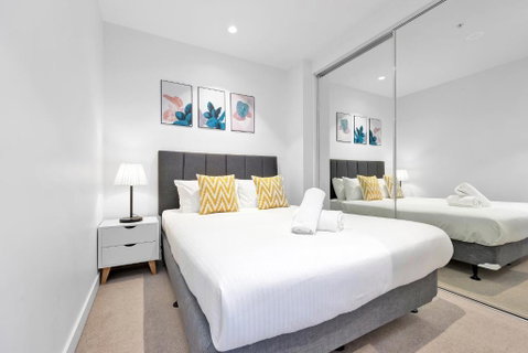 EPORO Tower Modern Apartments Melbourne Central CBD - Newcastle Accommodation 1