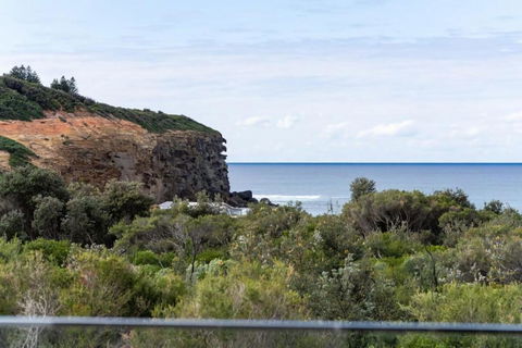 Exquisite Beachside Mansion - Newcastle Accommodation 2