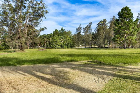 Family Getaway In Salt Ash - Newcastle Accommodation 1