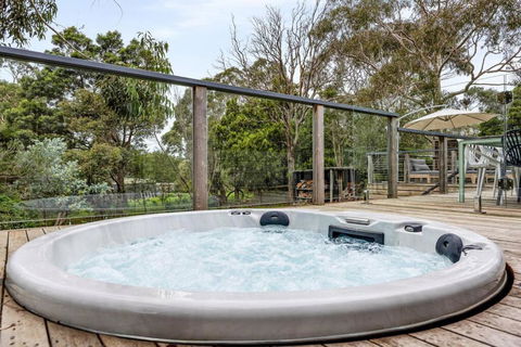 Gigglewiggy - Beach House Wrapped In Nature - Newcastle Accommodation 0