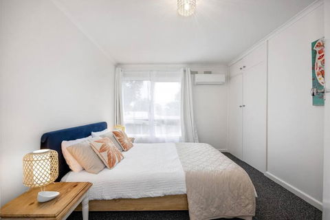 Gigglewiggy - Beach House Wrapped In Nature - Newcastle Accommodation 4