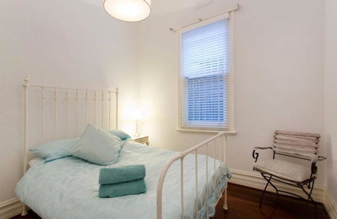 Gorgeous Subiaco Cottage - Newcastle Accommodation 4