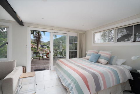 Gull Cottage By Beach Stays - Newcastle Accommodation 3