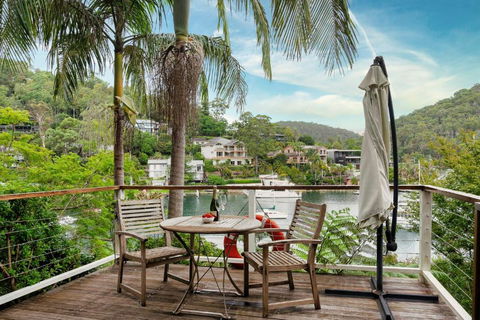 Gull Cottage By Beach Stays - Newcastle Accommodation 0