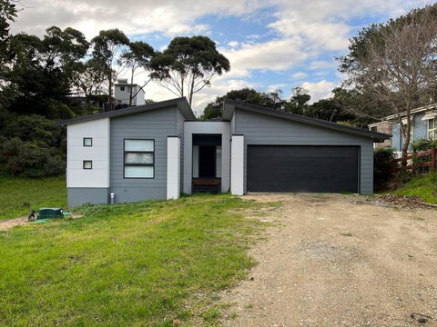 Hakuna Matata - Venus Bay - Newcastle Accommodation 0