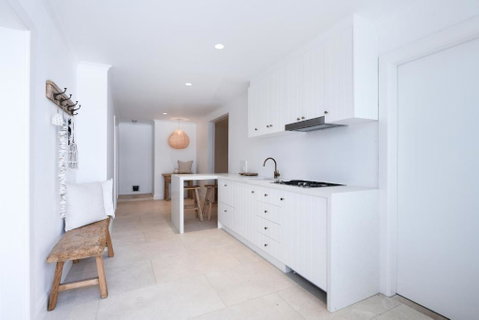 Hamptons Style Warriewood Beachhouse - Newcastle Accommodation 0