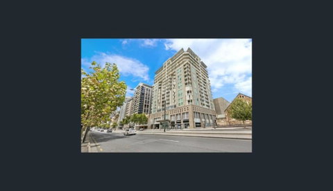 Happy BNB Deluxe Suit In Adelaide CBD - Newcastle Accommodation 0