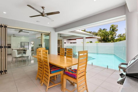 Harbour Drive Luxury In Bluewater Estate - Newcastle Accommodation 0