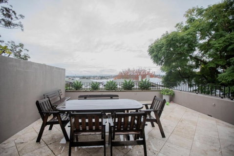 Harbour Haven Townhouse - Newcastle Accommodation 0