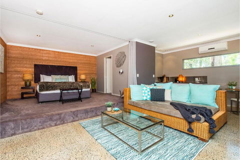 Hidden Valley Eco Spa Lodges & Day Spa - New Castle Tourism 3